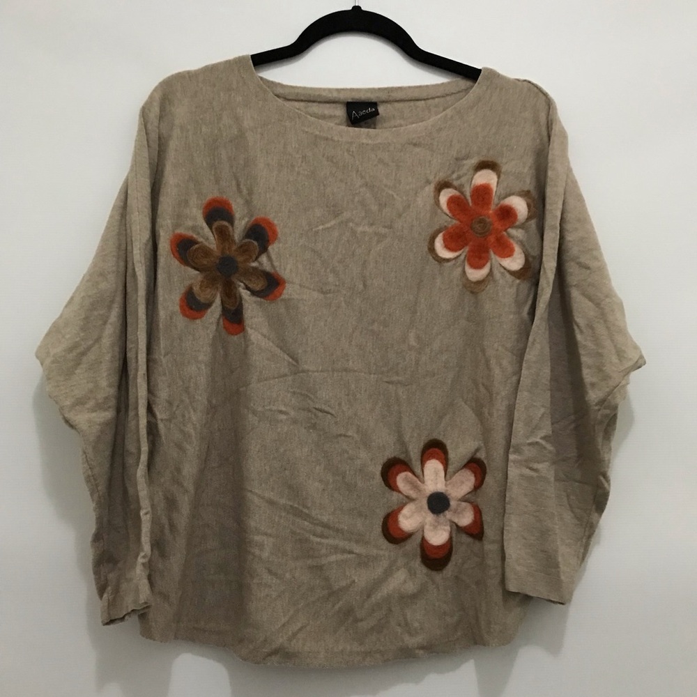 Aada Floral Beige Long Sleeve Sweater Size XL